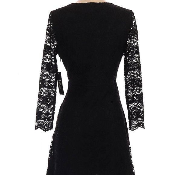 Lulu's lace sleeve cocktail party dress - Picture 2 of 2